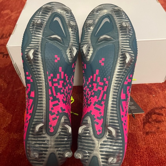 Nike Phantom GTElite by You. Custom Firm Ground Soccer Cleat. - Picture 9 of 15